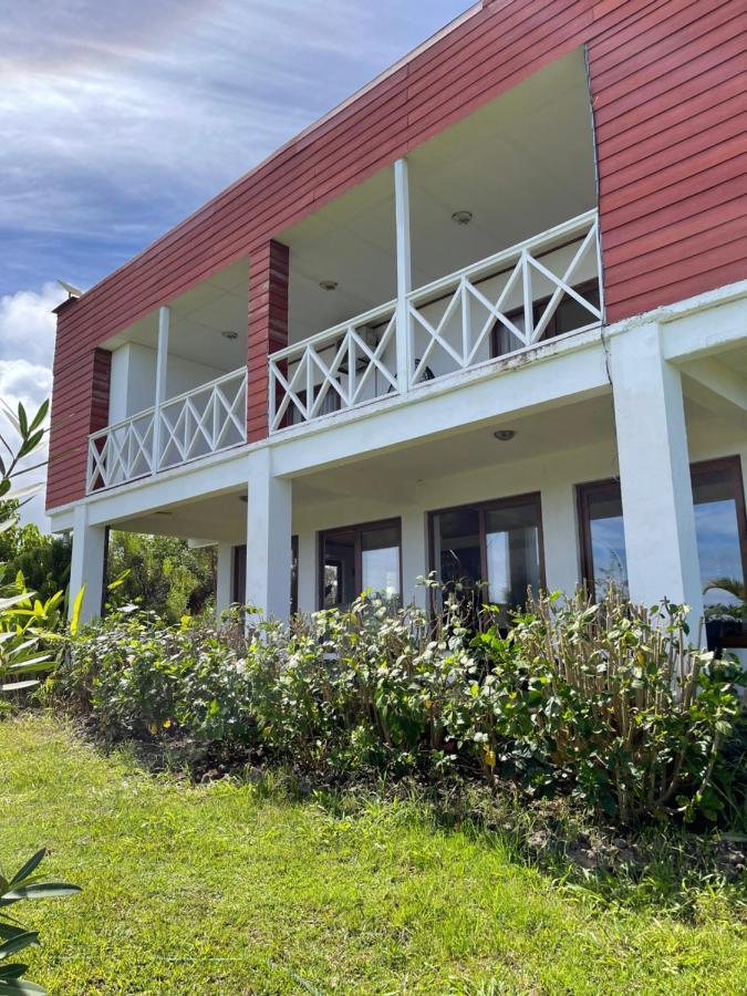 Teanehi Bed & Breakfast Hanga Roa Exterior photo