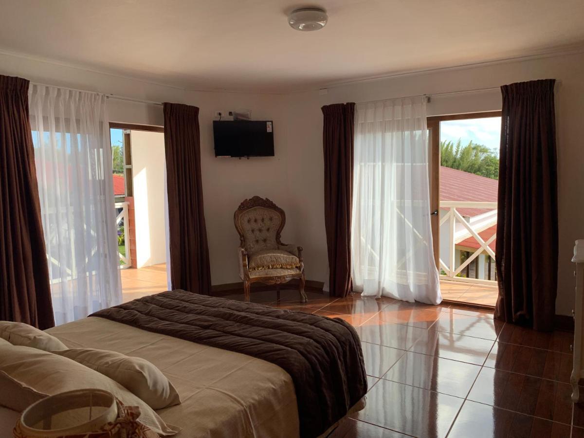 Teanehi Bed & Breakfast Hanga Roa Exterior photo