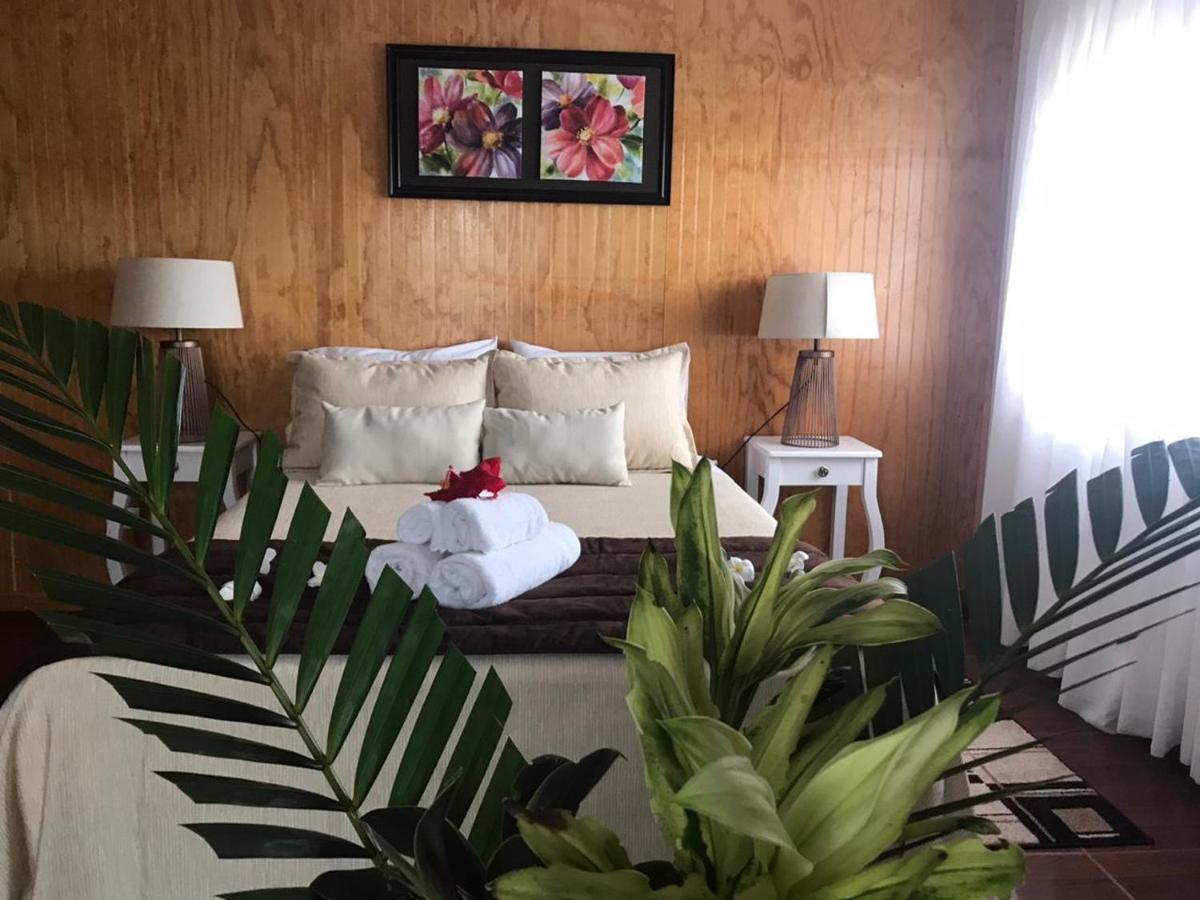Teanehi Bed & Breakfast Hanga Roa Exterior photo